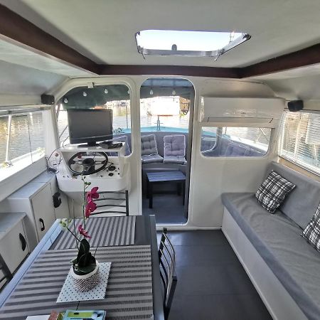 Bateau Entier 35M2 Avec Terrasse Hotel Beaucaire  Exterior foto